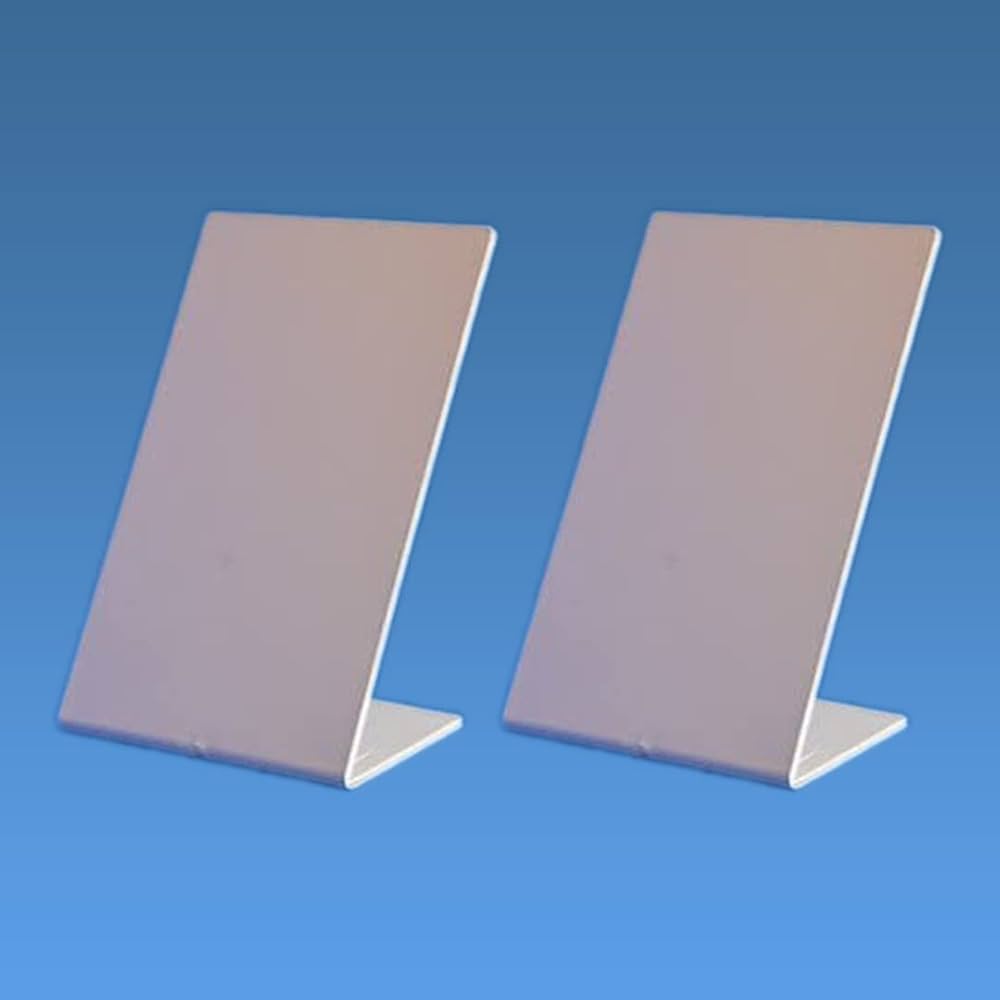 L - Banner standee